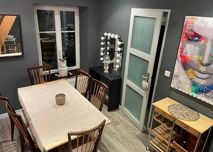 L Institut Apartment